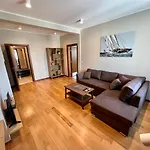Location ! Location ! Location ! City Garden View Oak Apartment