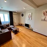 Location ! Location ! Location ! City Garden View Oak Apartment