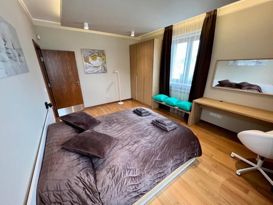 Apartment Location ! Location ! Location ! Garden View Oak Sofia