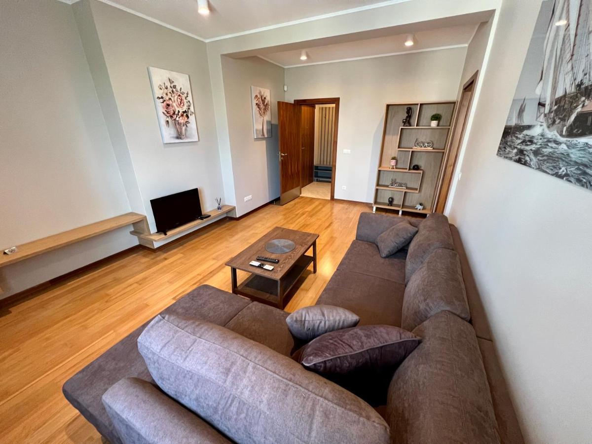 Location ! Location ! Location ! Garden View Oak Appartement